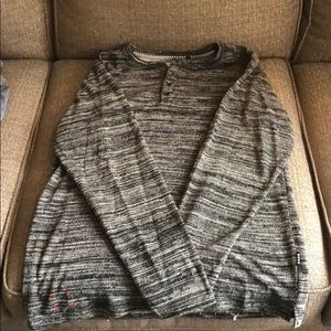 Long sleeve Henley Tee